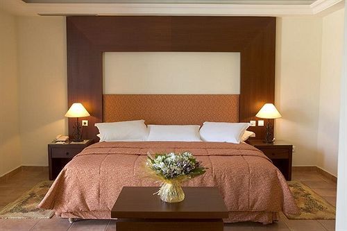 Golden Tulip Farah Khouribga Hotel Екстериор снимка
